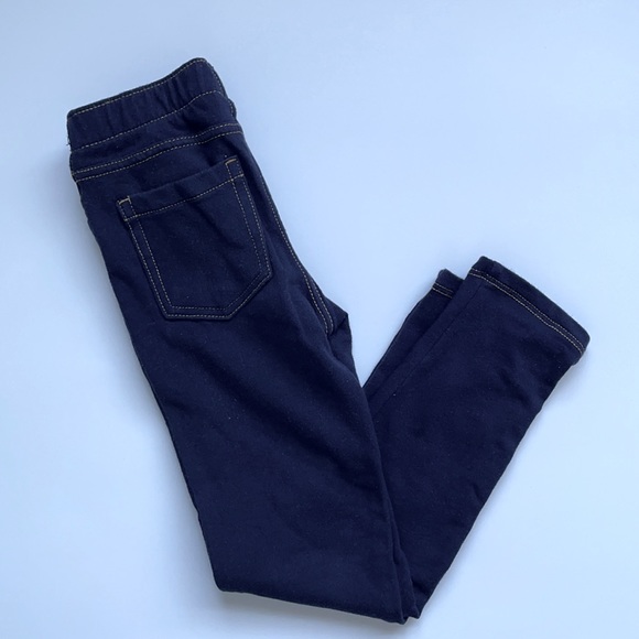 Cute outfit good for a comfy day/play! - Picture 3 of 5